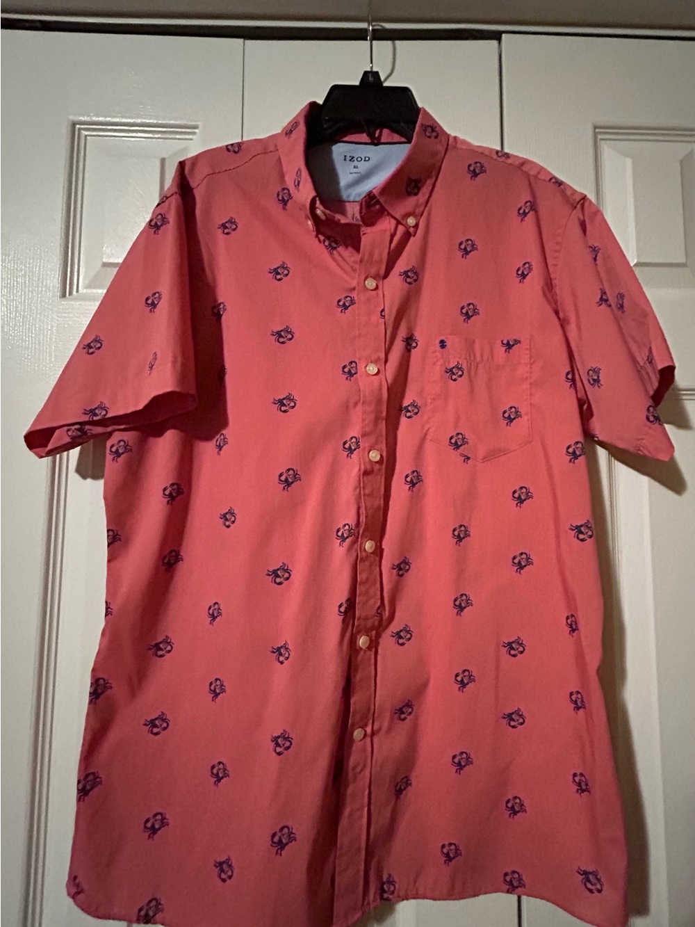 Izod Coral Short-Sleeve Button-Down Shirt with Navy Print